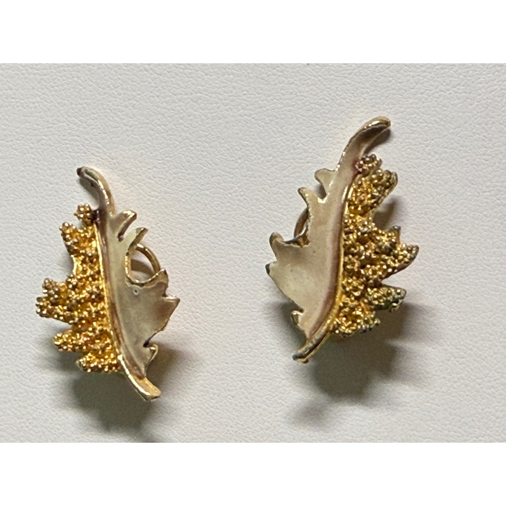 BSK Leaf Clip On Earrings Women Gold Cream‎ Good Vintage Enamel Granulated